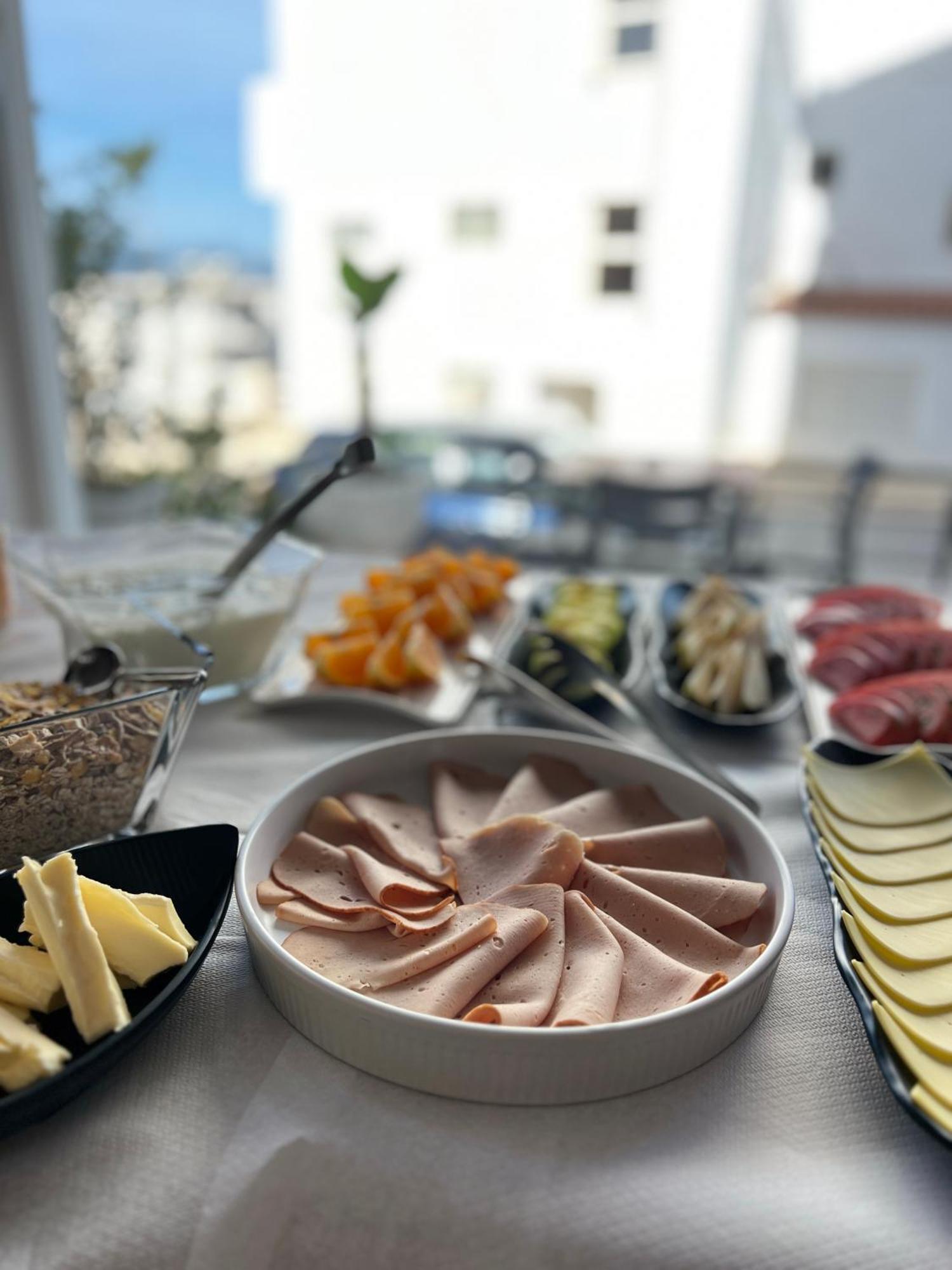 Alnes Hotel Sarandë Buitenkant foto
