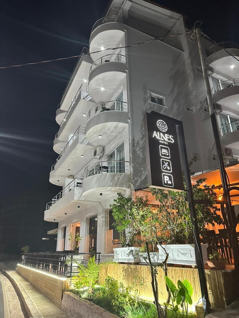 Alnes Hotel Sarandë Buitenkant foto