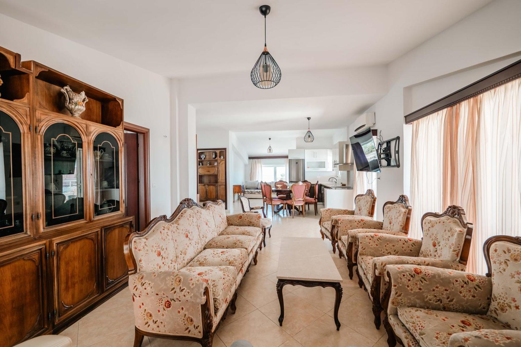 Alnes Hotel Sarandë Buitenkant foto
