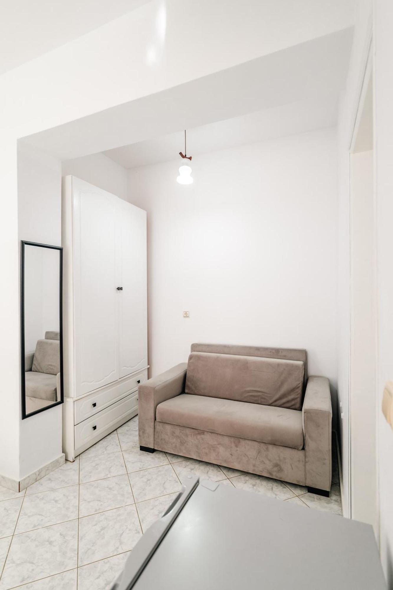 Alnes Hotel Sarandë Buitenkant foto