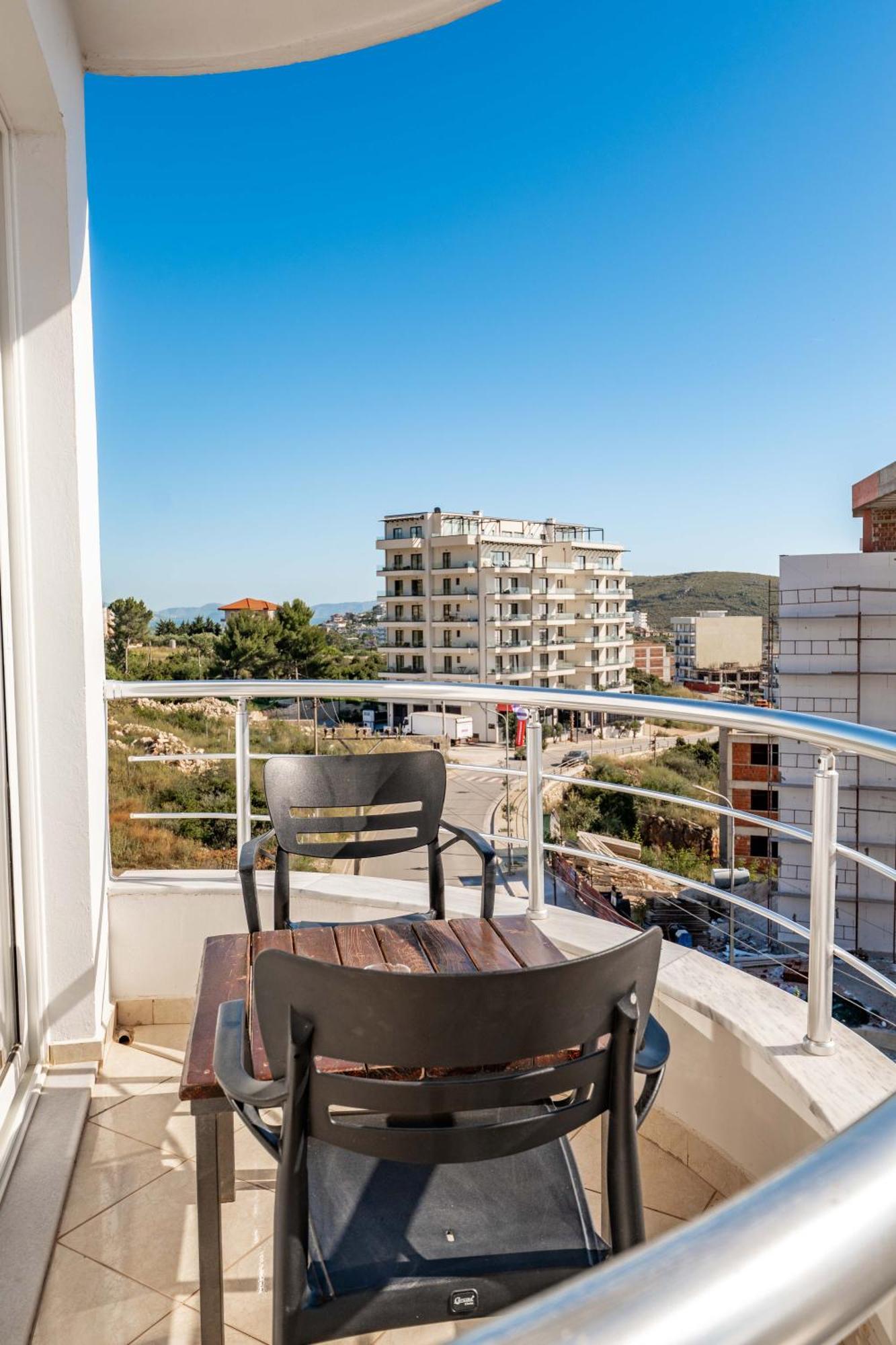 Alnes Hotel Sarandë Buitenkant foto