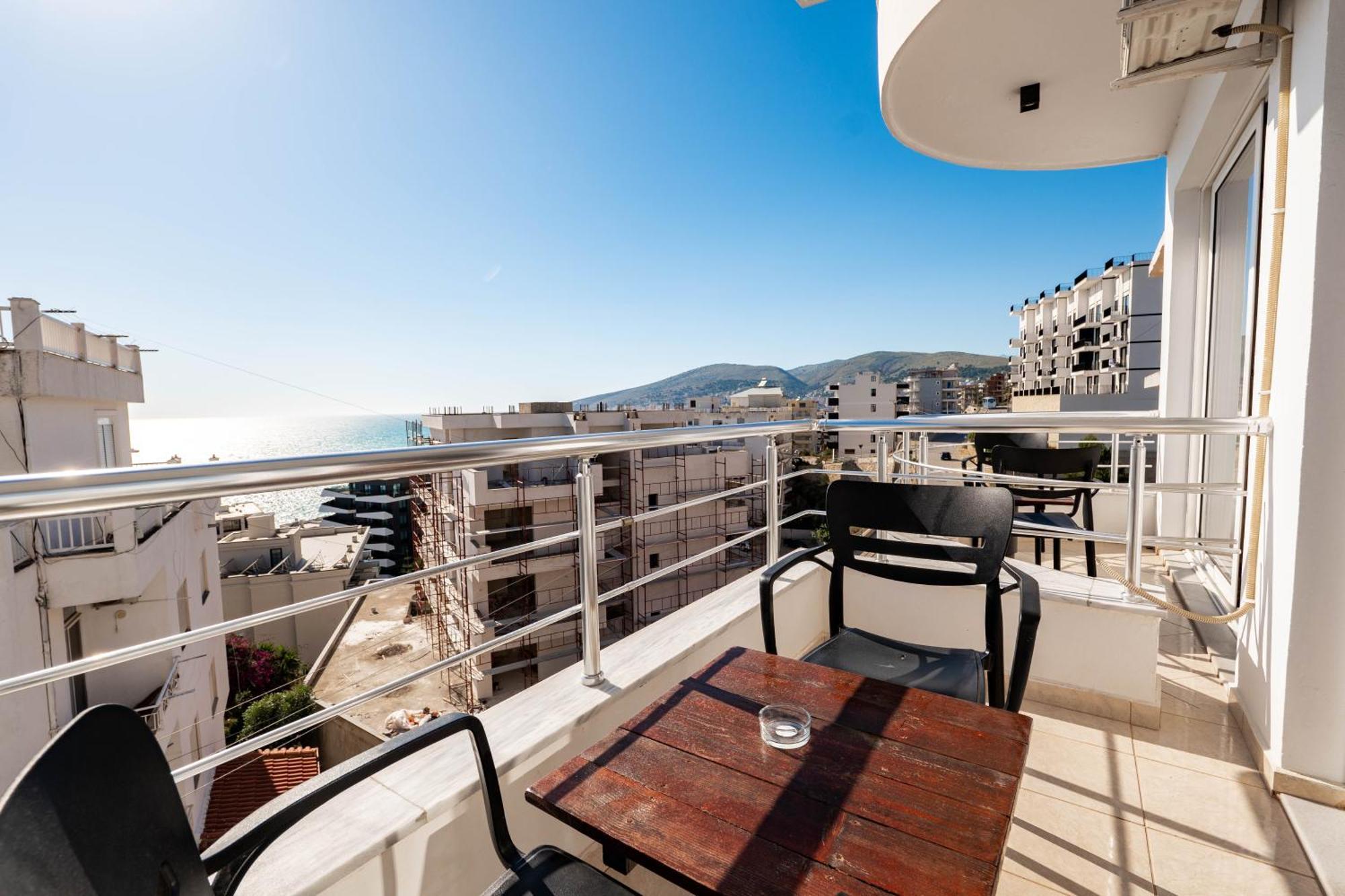 Alnes Hotel Sarandë Buitenkant foto
