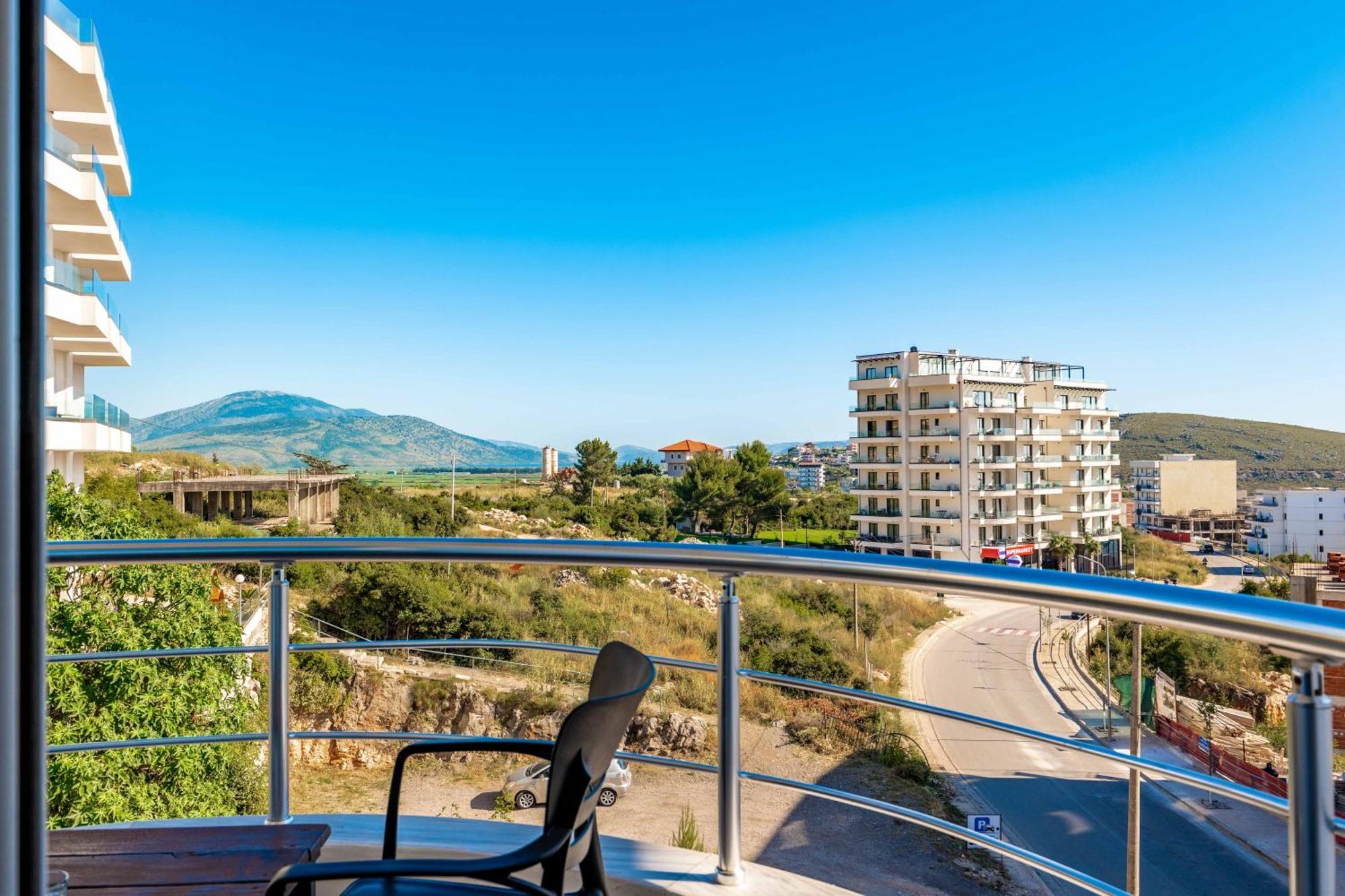 Alnes Hotel Sarandë Buitenkant foto