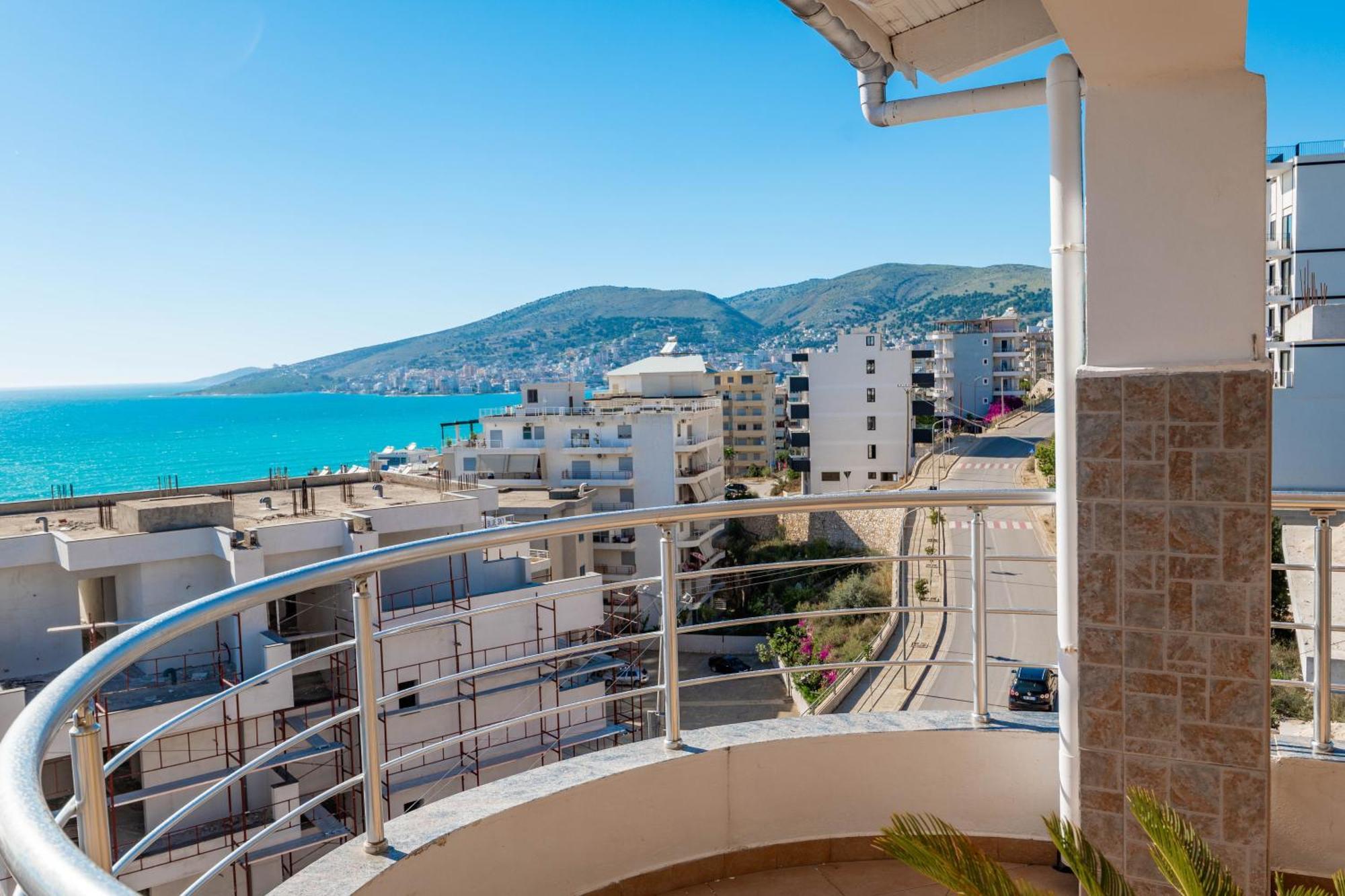 Alnes Hotel Sarandë Buitenkant foto