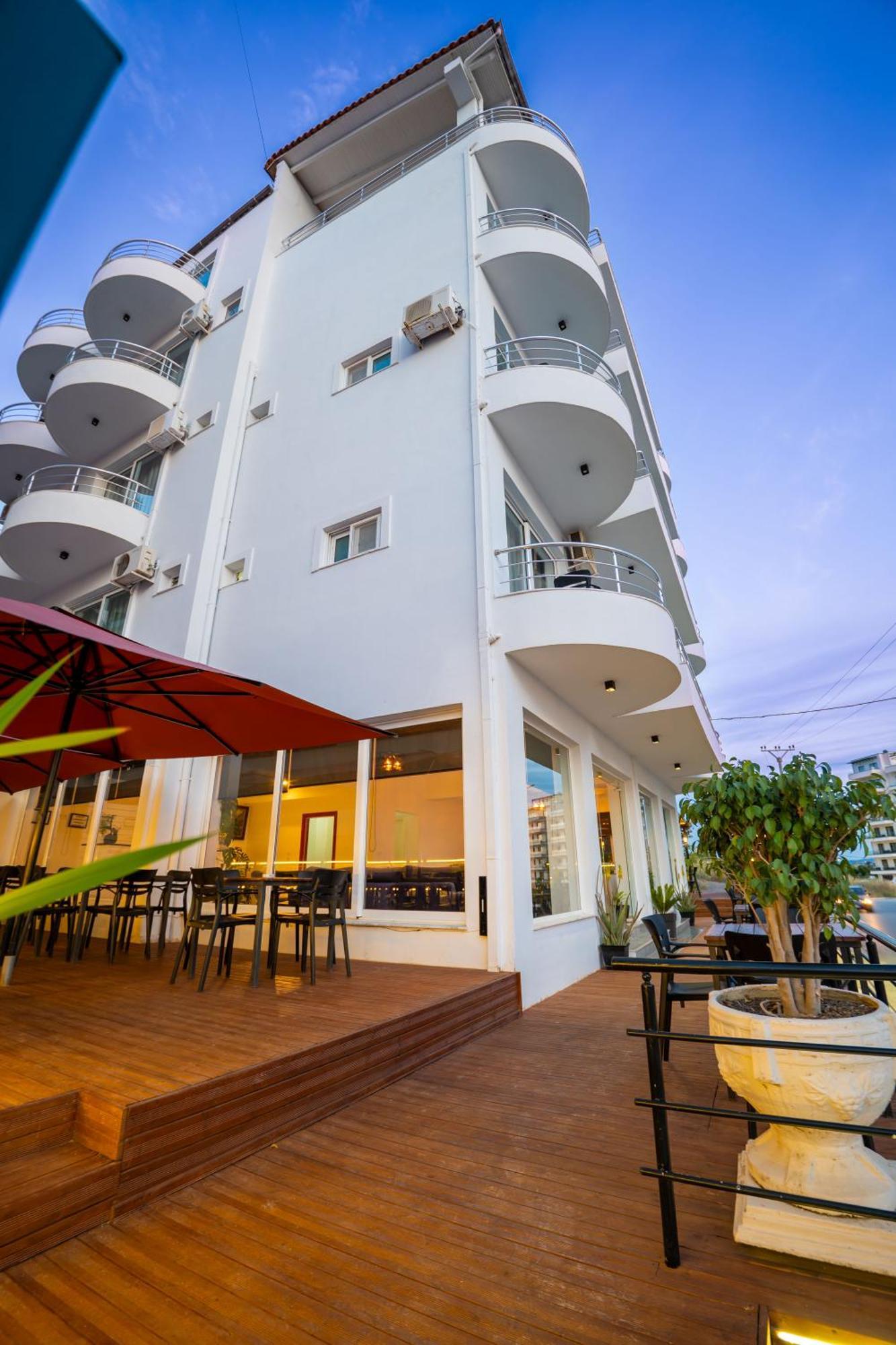 Alnes Hotel Sarandë Buitenkant foto